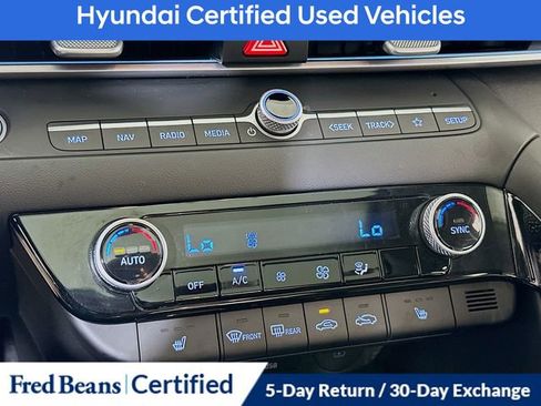 Certified 2025 Hyundai Elantra SEL FWD image 19