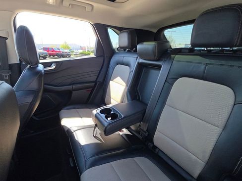 Used 2022 Ford Escape Titanium w/ Titanium Elite Package AWD/4WD image 18