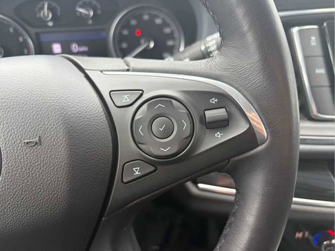Used 2020 Buick Enclave Essence w/ Sound and Sites Package AWD/4WD image 16