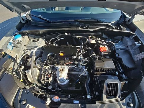 Used 2025 Honda HR-V Sport image 12