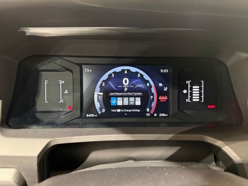 Certified 2025 Toyota Tacoma SR5 AWD/4WD image 23