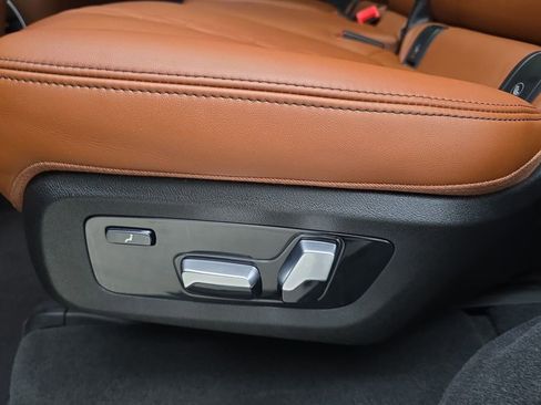 Certified 2024 BMW X7 M60i w/ Executive Package AWD/4WD image 26
