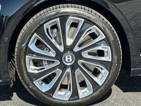 New 2025 Bentley Flying Spur Plug-In Hybrid image 6