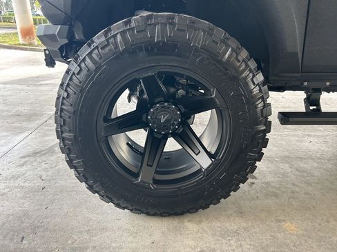 Used 2024 Ford Bronco Black Diamond image 18