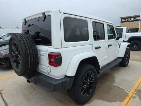Used 2023 Jeep Wrangler Unlimited Sahara w/ Cold Weather Group AWD/4WD image 4