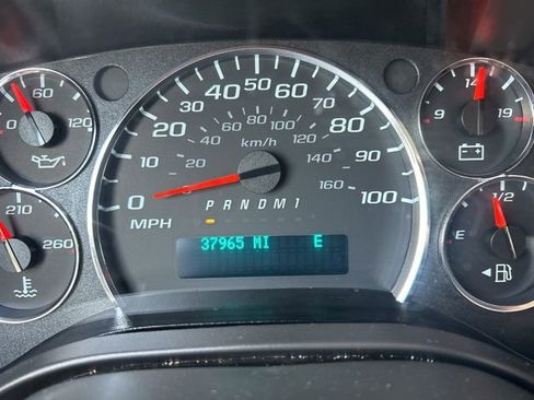 Used 2025 Chevrolet Express 3500 LT w/ LT Preferred Equipment Group RWD image 13