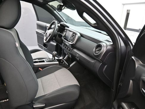 Used 2023 Toyota Tacoma TRD Sport w/ Technology Package AWD/4WD image 13