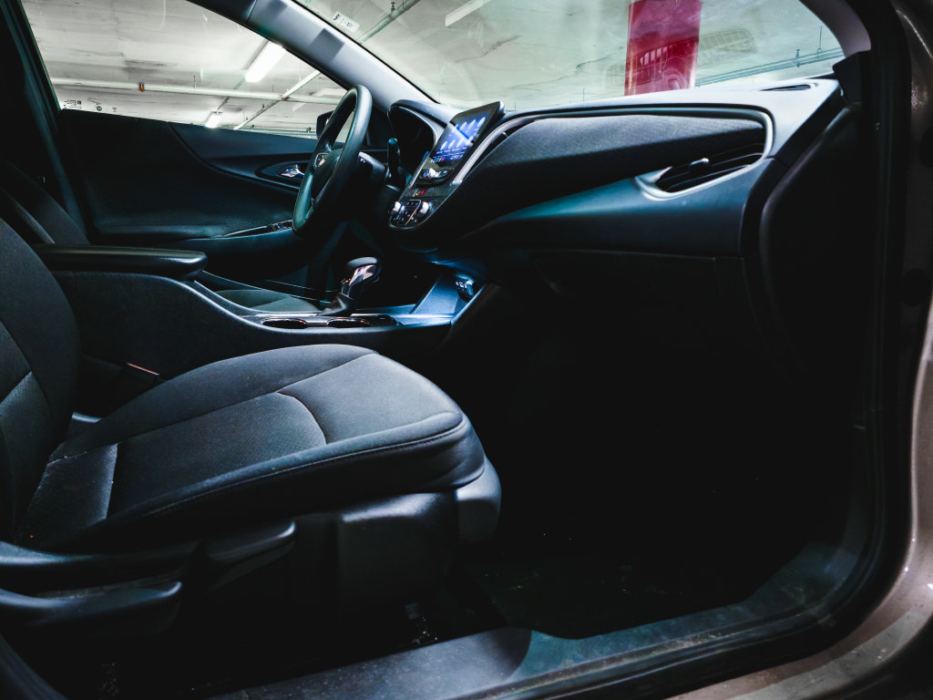 Used 2022 Chevrolet Malibu LT FWD image 34