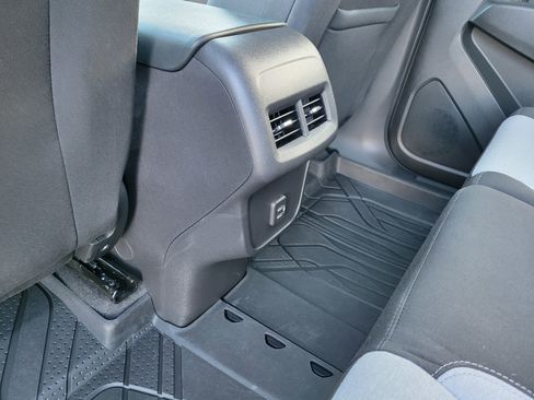 Certified 2024 Chevrolet Equinox LS w/ LS Convenience Package image 32