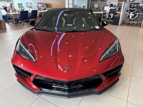 Used 2022 Chevrolet Corvette Stingray Premium Conv w/ Z51 Performance Package RWD image 2