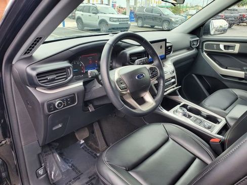 Used 2023 Ford Explorer XLT w/ Equipment Group 202A AWD/4WD image 11