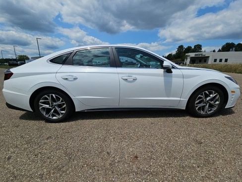 Used 2023 Hyundai Sonata SEL w/ Convenience Package FWD image 2
