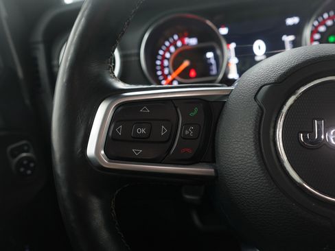 Used 2019 Jeep Wrangler Unlimited Sahara w/ Uconnect 4C Nav & Sound Group image 26