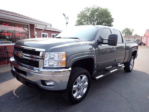 Used 2011 Chevrolet Silverado 2500 LTZ w/ Snow Plow Prep Package AWD/4WD image 3