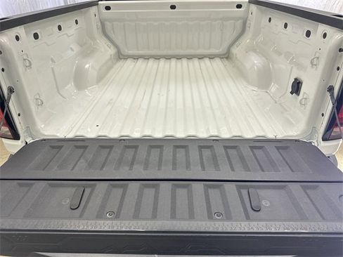 Used 2024 Chevrolet Colorado Z71 w/ Z71 Convenience Package 2 image 22