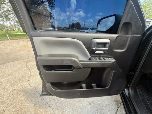 Used 2019 Chevrolet Silverado 1500 Custom w/ Custom Convenience Package RWD image 11