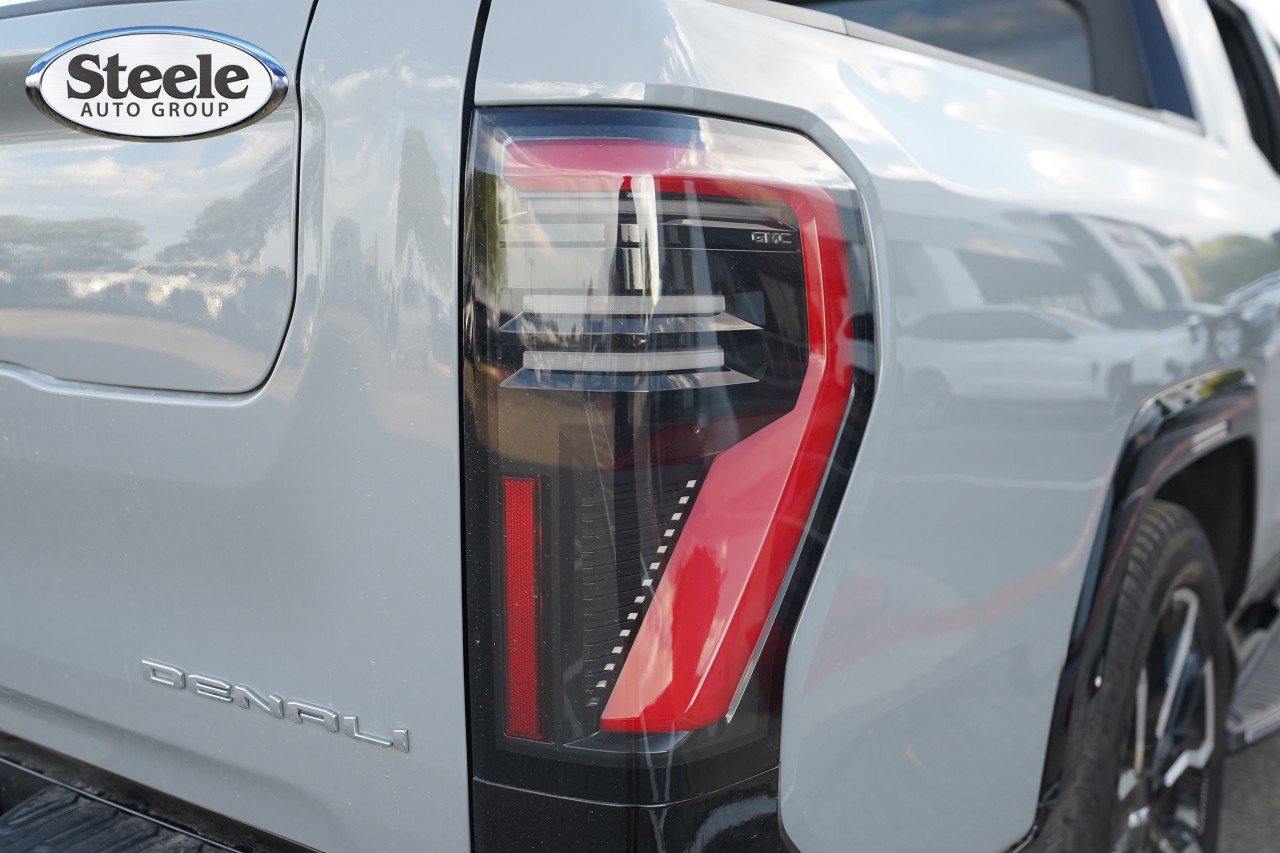 Certified 2025 GMC Sierra EV Denali AWD/4WD image 21