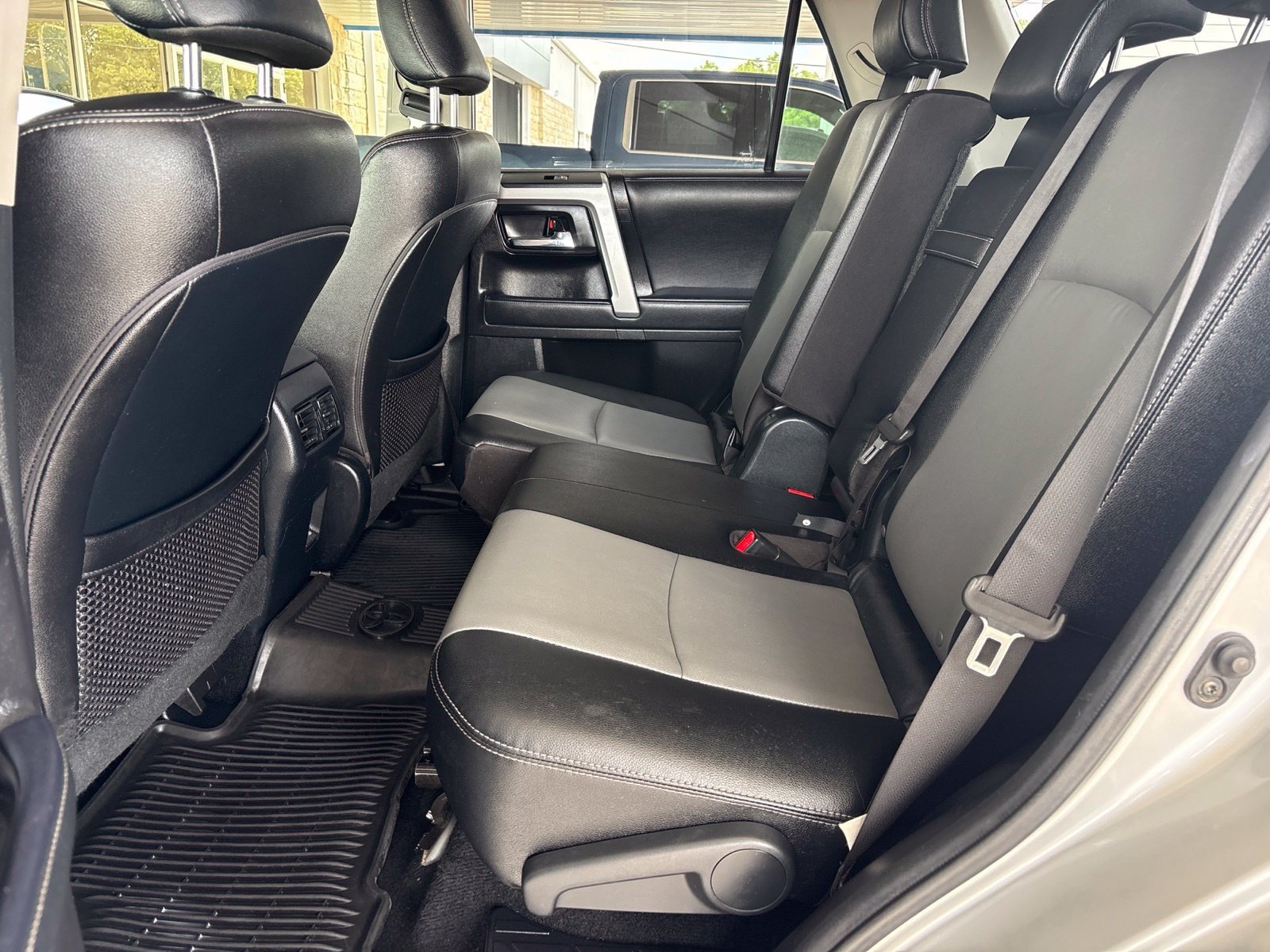 Used 2023 Toyota 4Runner SR5 Premium w/ Moonroof Package AWD/4WD image 15