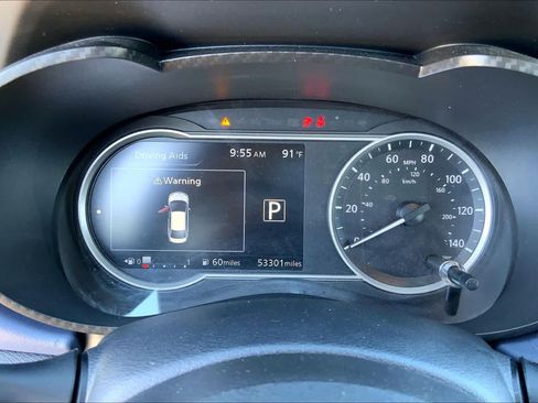 Used 2024 Nissan Versa SV FWD image 24