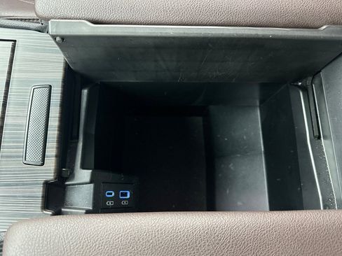 Used 2023 Toyota Sienna Platinum image 32