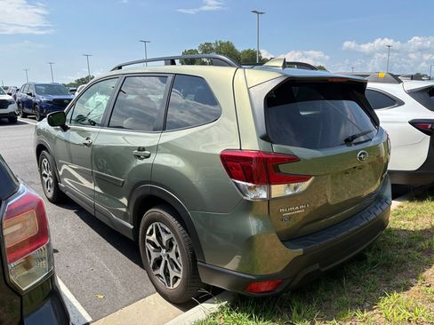 Used 2019 Subaru Forester Premium AWD/4WD image 4