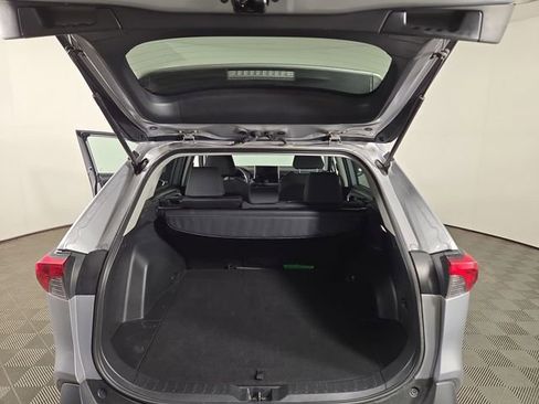 Used 2025 Toyota RAV4 XLE AWD/4WD image 31