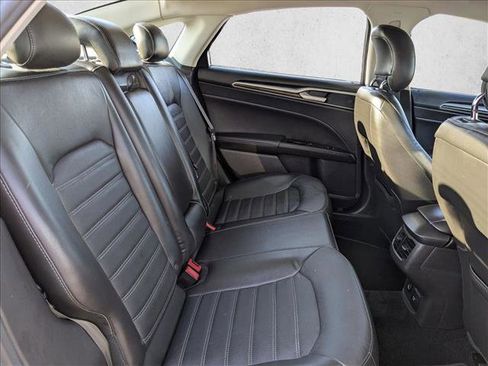 Used 2014 Ford Fusion SE w/ Equipment Group 502A image 21