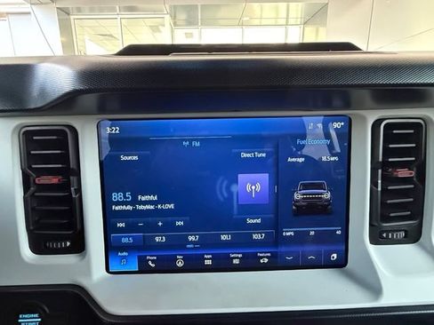Used 2024 Ford Bronco Heritage Edition AWD/4WD image 32