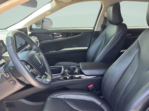 Used 2023 Lincoln Nautilus AWD w/ Premium Package image 9