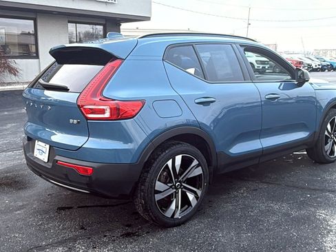 Used 2023 Volvo XC40 B5 Plus w/ Climate Package image 5