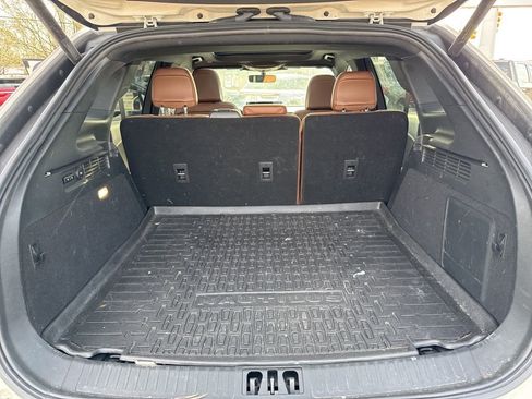 Used 2023 Lincoln Nautilus Reserve image 16