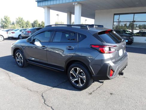 Used 2024 Subaru Crosstrek 2.0i Premium w/ Crosstrek Mirror Package AWD/4WD image 3