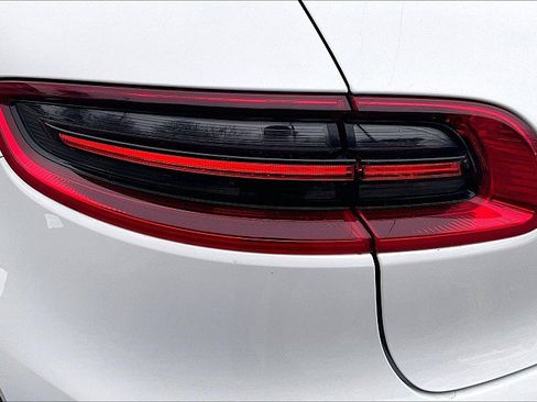 Used 2017 Porsche Macan S image 29