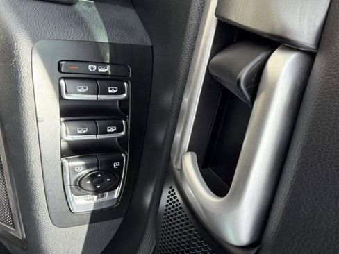 Used 2025 Kia Telluride S AWD/4WD image 8