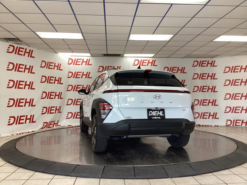 Used 2024 Hyundai Kona SEL AWD/4WD image 5