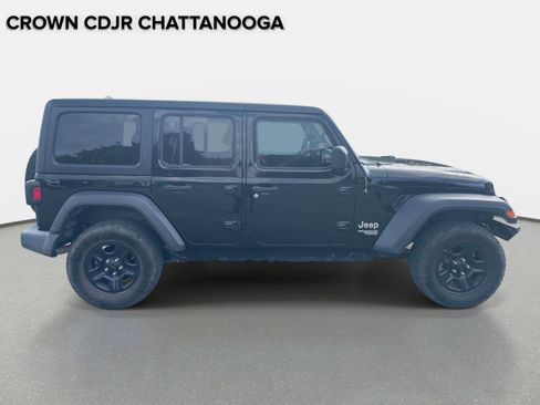 Used 2018 Jeep Wrangler Unlimited Sport AWD/4WD image 6