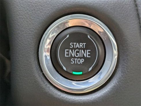 Used 2023 Chevrolet Suburban Premier image 34