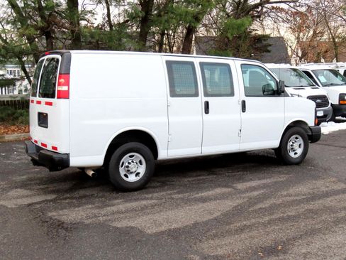 Used 2013 Chevrolet Express 2500 image 6