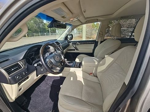 Used 2020 Lexus GX 460 Premium w/ Premium Package image 5