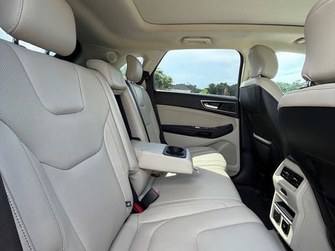 Used 2018 Ford Edge Titanium w/ Equipment Group 302A FWD image 16