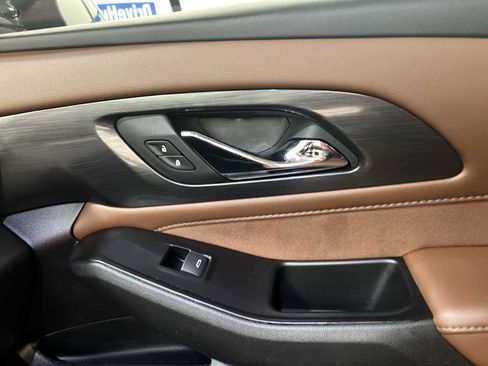 Used 2020 Chevrolet Traverse High Country image 36
