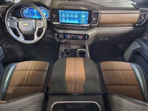 Used 2024 Chevrolet Silverado 1500 High Country w/ High Country Premium Package AWD/4WD image 17