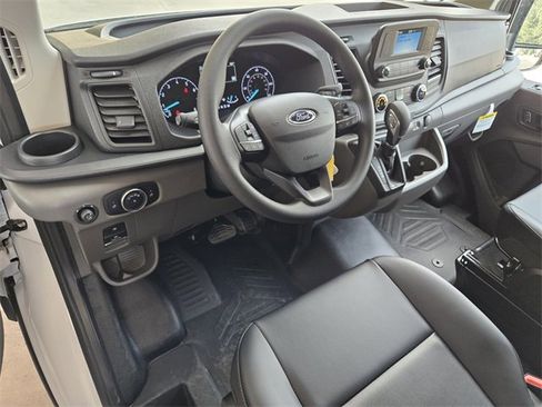 New 2025 Ford Transit 250 Low Roof image 19