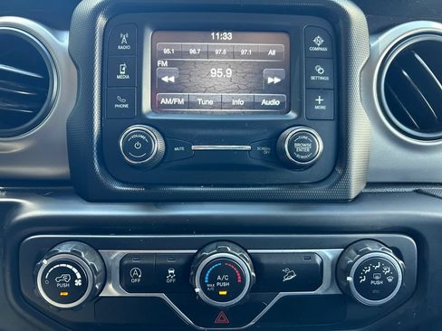 Used 2019 Jeep Wrangler Unlimited Sport S AWD/4WD image 30