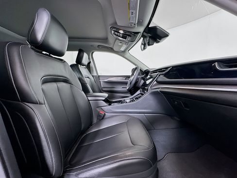 Used 2023 Jeep Grand Cherokee 4WD 4xe image 33