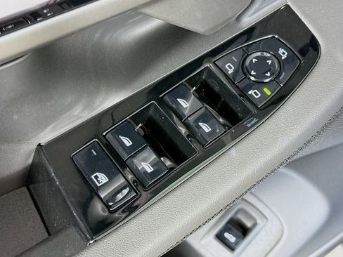 New 2026 BMW 540i xDrive 540i xDrive w/ M Sport Package image 18