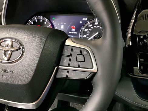 Used 2022 Toyota Highlander Limited AWD/4WD image 25