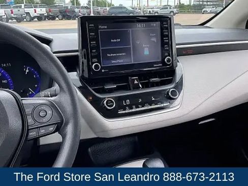 Used 2021 Toyota Corolla LE FWD image 15