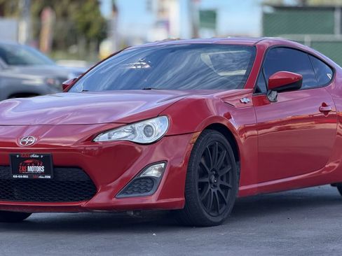 Used 2016 Scion FR-S image 3
