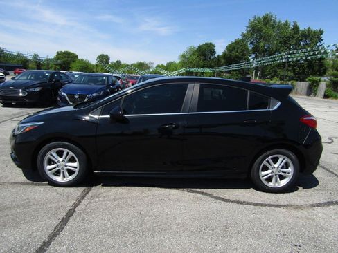 Used 2017 Chevrolet Cruze LT w/ Convenience Package FWD image 4